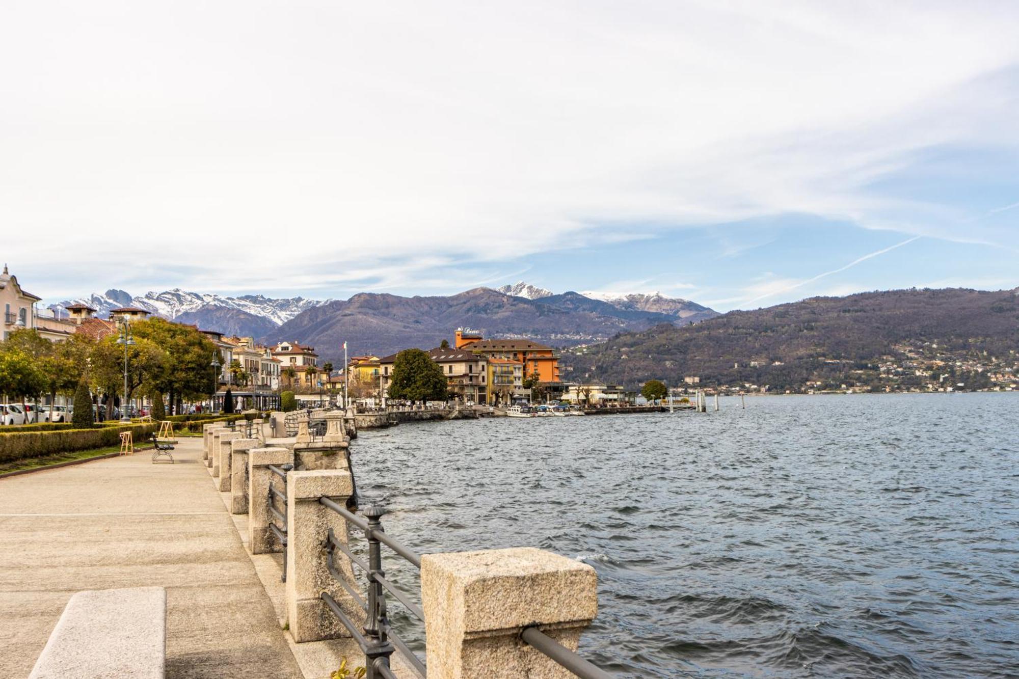 Golden Lake - Luxury Apartment ☆☆☆☆☆ - 100M From The Lake Baveno Zewnętrze zdjęcie